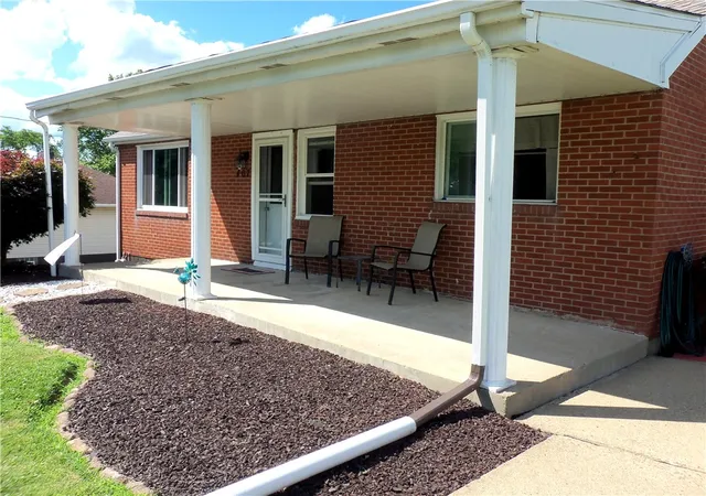 Photo 3 of Single family home for sale at 407 Grandview Ave, Monongahela, PA 15063 | MLS# 1761088 | Listing updated on 2026-09-07