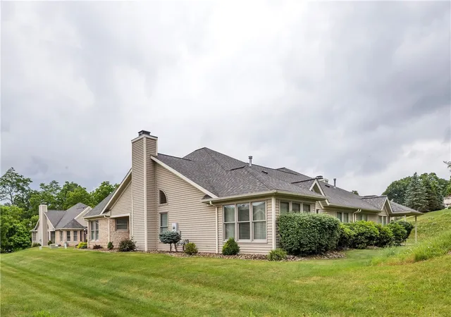 Photo 3 of Single family home for sale at 1903 Hunt Clb Dr, Hempfield Twp, PA 15601 | MLS# 1761514 | Listing updated on 2026-09-06