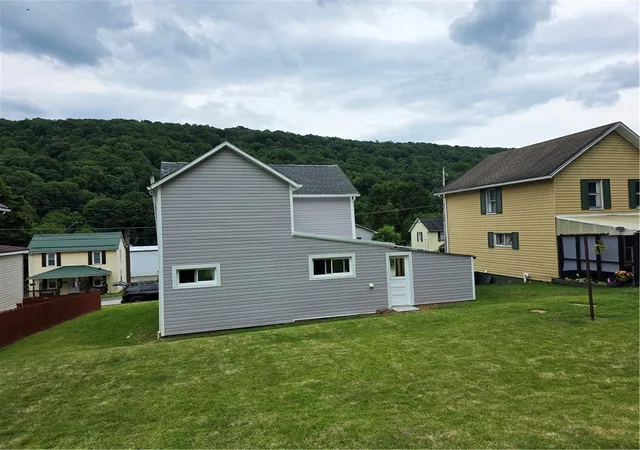 Photo 3 of Single family home for sale at 1030 Dixon Rd, Clymer, PA 15728 | MLS# 1761718 | Listing updated on 2026-09-24