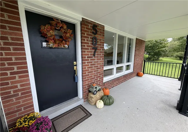 Photo 3 of Single family home for sale at 507 Edgehill Dr, Richland, PA 15044 | MLS# 1761658 | Listing updated on 2026-09-13