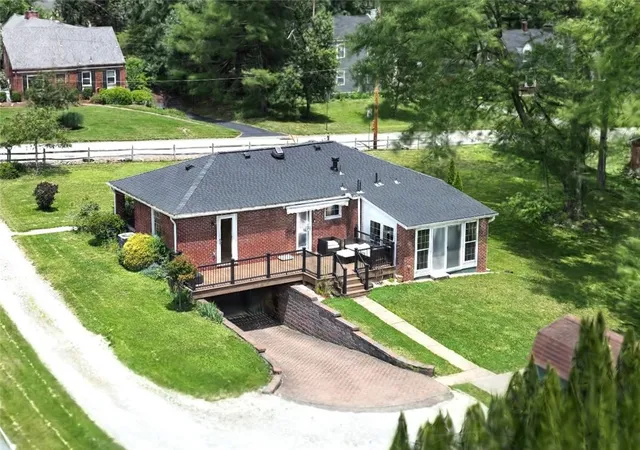 Photo 3 of Single family home for sale at 111 Cabin Ln, O'hara, PA 15238 | MLS# 1761827 | Listing updated on 2026-09-08