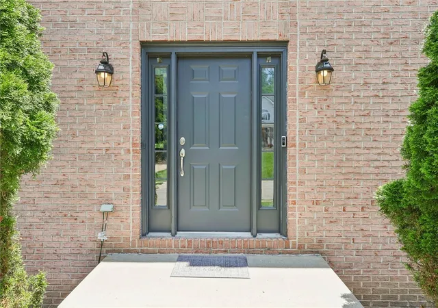 Photo 3 of Single family home for sale at 1712 Dawn Dr, Franklin Park, PA 15143 | MLS# 1761901 | Listing updated on 2026-09-12