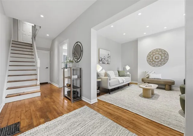 Photo 4 of Single family home for sale at 1006 Farragut St, Pittsburgh, PA 15206 | MLS# 1761170 | Listing updated on 2026-09-06