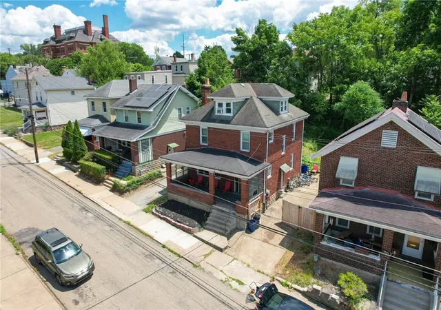 Photo 2 of Single family home for sale at 1425 Forsythe St, Pittsburgh, PA 15212 | MLS# 1761123 | Listing updated on 2026-09-14