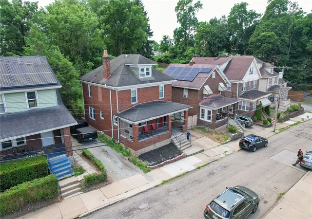 Photo 3 of Single family home for sale at 1425 Forsythe St, Pittsburgh, PA 15212 | MLS# 1761123 | Listing updated on 2026-09-14