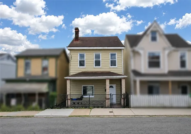 Photo 1 of Single family home for sale at 826 Eureka St, Pittsburgh, PA 15210 | MLS# 1761909 | Listing updated on 2026-10-02