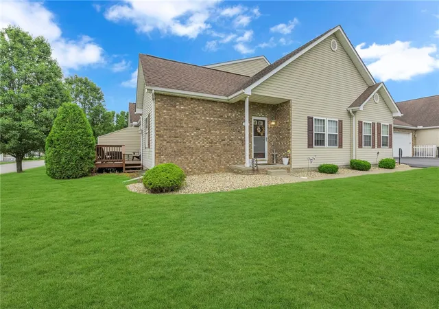 Photo 2 of Condo for sale at 106 Clearwater Dr, Ellwood City, PA 16117 | MLS# 1762002 | Listing updated on 2026-09-08