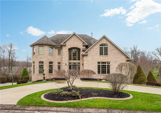 Photo 2 of Single family home for sale at 7031 Pinehurst, Presto, PA 15142 | MLS# 1762209 | Listing updated on 2026-09-09