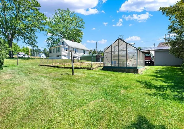 Photo 3 of Single family home for sale at 575 Stoystown Rd, Somerset, PA 15501 | MLS# 1762215 | Listing updated on 2026-09-12