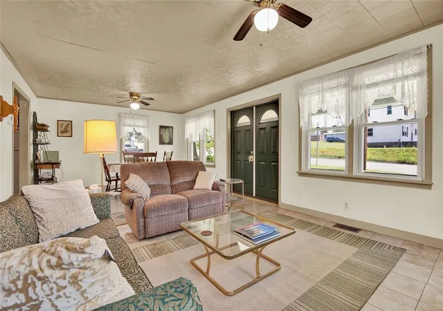 Photo 4 of Single family home for sale at 575 Stoystown Rd, Somerset, PA 15501 | MLS# 1762215 | Listing updated on 2026-09-12