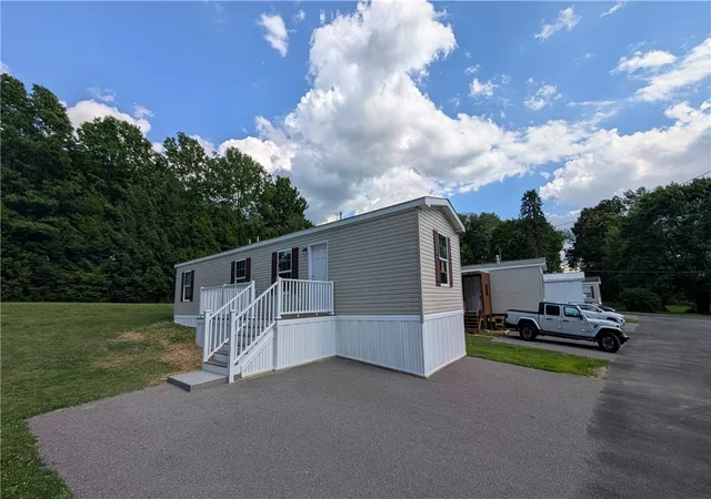 Photo 1 of Manufactured home for sale at 207 Cedar Ln, Valencia, PA 16059 | MLS# 1762405 | Listing updated on 2026-09-09