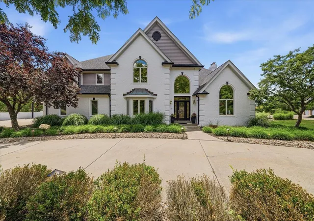 Photo 1 of Single family home for sale at 190 Silver Crk Dr, Mars, PA 16046 | MLS# 1762442 | Listing updated on 2026-09-06