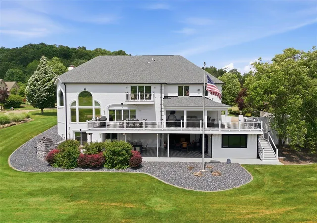 Photo 2 of Single family home for sale at 190 Silver Crk Dr, Mars, PA 16046 | MLS# 1762442 | Listing updated on 2026-09-06
