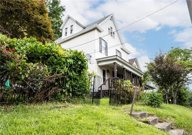 Photo 3 of Single family home for sale at 1593 Philadelphia St, Indiana, PA 15701 | MLS# 1762440 | Listing updated on 2026-09-14