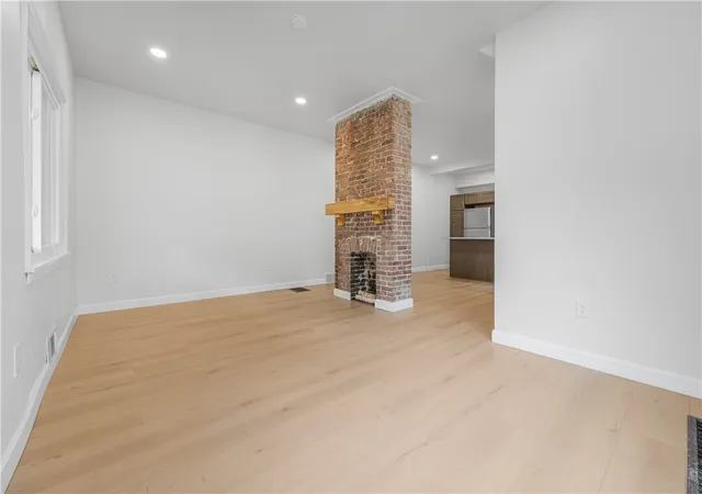 Photo 4 of Single family home for sale at 293 Lexington Ct, Carnegie, PA 15106 | MLS# 1762284 | Listing updated on 2026-09-14
