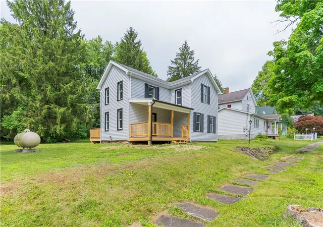 Photo 3 of Sale Pending at 410 Washington St, Jamestown, PA 16134 | MLS# 1762544 | Listing updated on 2026-09-03