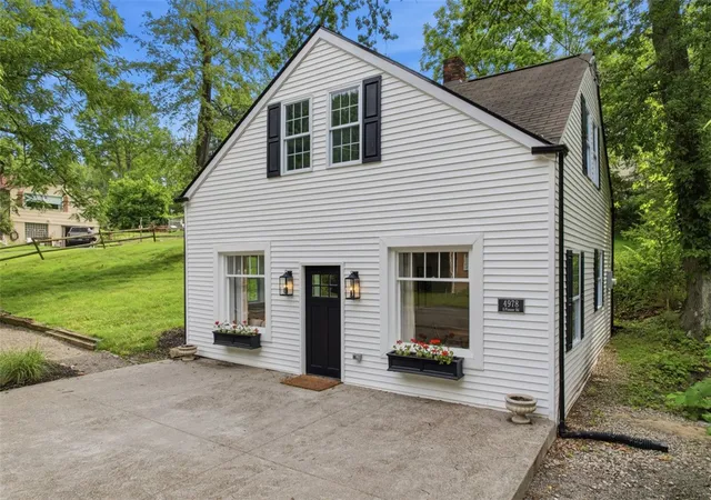 Photo 1 of Single family home for sale at 4978 S Pioneer Rd, Hampton, PA 15044 | MLS# 1762236 | Listing updated on 2026-09-14