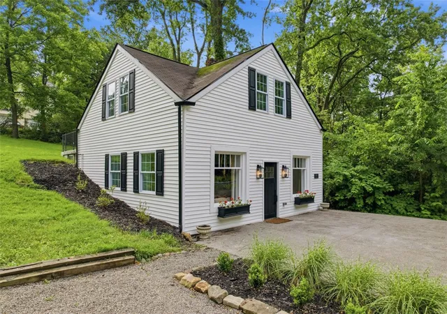 Photo 2 of Single family home for sale at 4978 S Pioneer Rd, Hampton, PA 15044 | MLS# 1762236 | Listing updated on 2026-09-14
