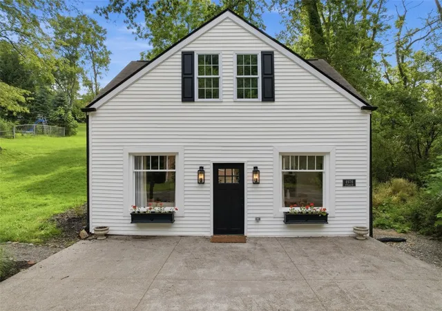 Photo 3 of Single family home for sale at 4978 S Pioneer Rd, Hampton, PA 15044 | MLS# 1762236 | Listing updated on 2026-09-14