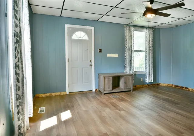 Photo 3 of Single family home for sale at 574 Thornton St, Sharon, PA 16146 | MLS# 1762719 | Listing updated on 2026-09-10