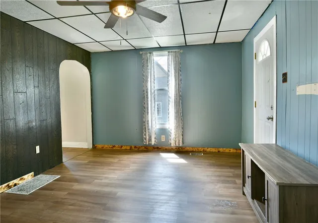 Photo 3 of Single family home for sale at 574 Thornton St, Sharon, PA 16146 | MLS# 1762719 | Listing updated on 2026-09-10
