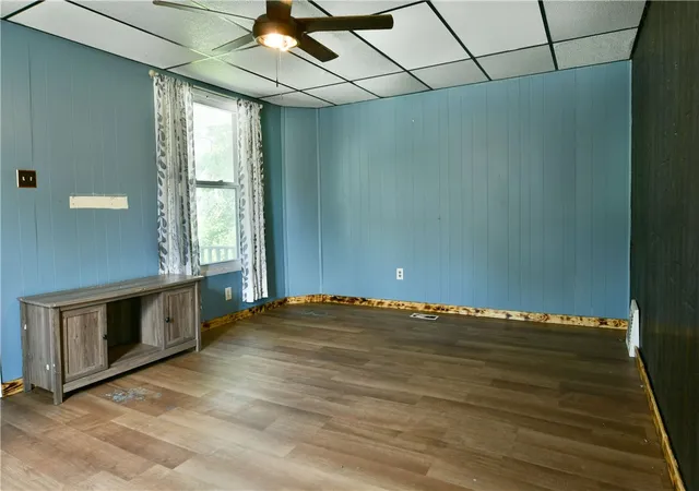 Photo 4 of Single family home for sale at 574 Thornton St, Sharon, PA 16146 | MLS# 1762719 | Listing updated on 2026-09-10