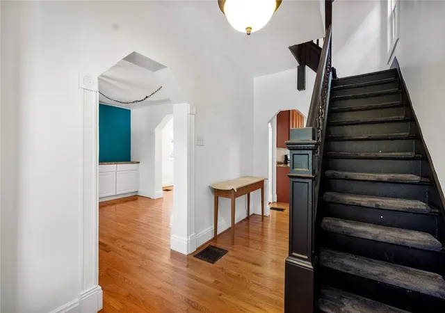 Photo 4 of Single family home for sale at 324 Merrimac St, Mt Washington, PA 15211 | MLS# 1762723 | Listing updated on 2026-10-08