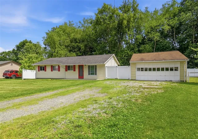 Photo 1 of Sale Pending at 225 Sandalwood Dr, Cranberry Twp, PA 16066 | MLS# 1762611 | Listing updated on 2026-09-14