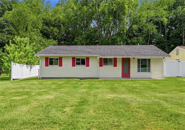 Photo 3 of Sale Pending at 225 Sandalwood Dr, Cranberry Twp, PA 16066 | MLS# 1762611 | Listing updated on 2026-09-14