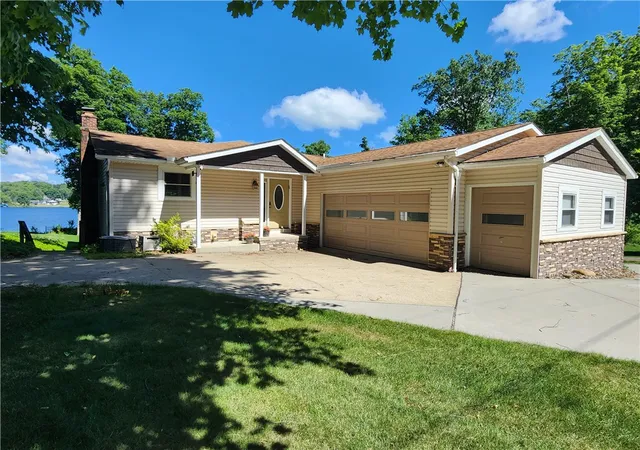 Photo 1 of Single family home for sale at 228 Latonka Dr, Mercer, PA 16137 | MLS# 1762734 | Listing updated on 2026-09-04