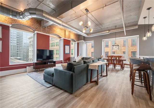 Photo 4 of Condo for sale at 11 5th Avenue #501, Pittsburgh, PA 15222 | MLS# 1762722 | Listing updated on 2026-09-03