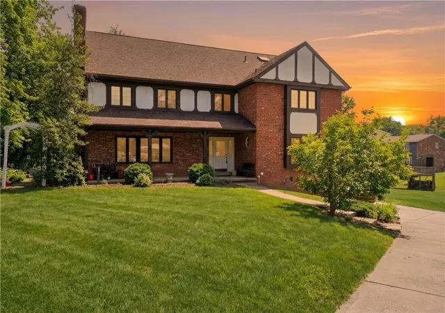 Photo 3 of Single family home for sale at 17 Grant Cir, South Fayette, PA 15057 | MLS# 1761117 | Listing updated on 2026-10-05