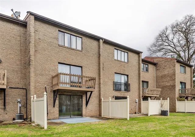Listing Photo 4 - Condo for sale in building located at 107 Georgetown Ln, Export, PA 15632