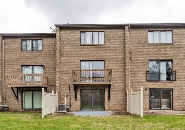 Listing Photo 5 - Condo for sale in building located at 107 Georgetown Ln, Export, PA 15632