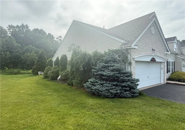 Photo 3 of Townhouse for sale at 118 Wagen Dr, Sarver, PA 16055 | MLS# 1762875 | Listing updated on 2026-09-11