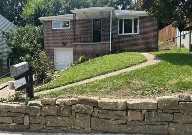 Photo 2 of Single family home for sale at 1735 Rebecca St, New Kensington, PA 15068 | MLS# 1762917 | Listing updated on 2026-10-21