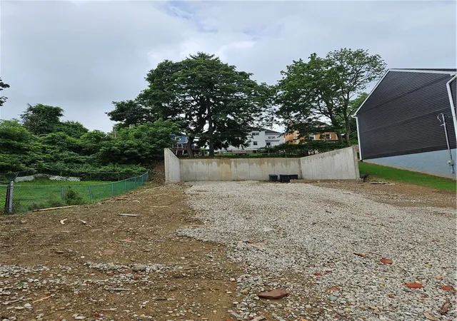 Photo 3 of Land for sale at 219 Wilbert, Mt Washington, PA 15211 | MLS# 1762757 | Listing updated on 2026-09-02