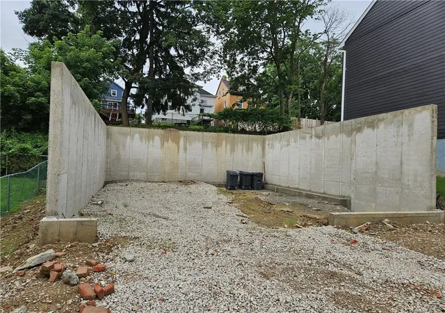 Photo 4 of Land for sale at 219 Wilbert, Mt Washington, PA 15211 | MLS# 1762757 | Listing updated on 2026-09-02
