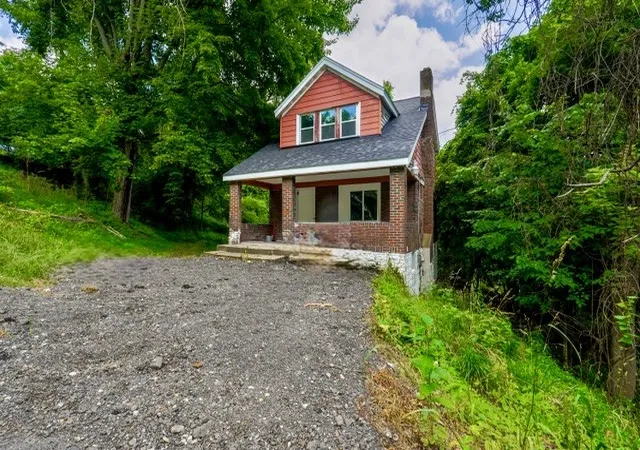 Photo 4 of Single family home for sale at 8610 Pershing, Penn Hills, PA 15235 | MLS# 1762797 | Listing updated on 2026-09-02