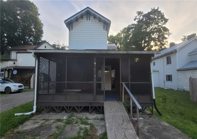 Photo 3 of Single family home for sale at 226 N Walnut St, Blairsville Area, PA 15717 | MLS# 1763075 | Listing updated on 2026-09-03