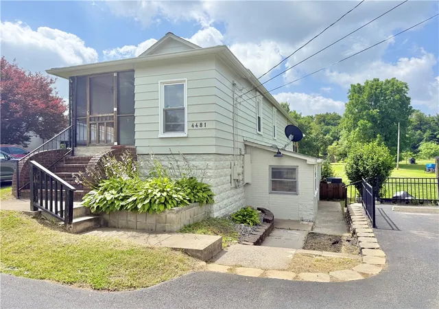 Photo 1 of Single family home for sale at 4481 W State St, Edinburg, PA 16116 | MLS# 1762972 | Listing updated on 2026-09-11