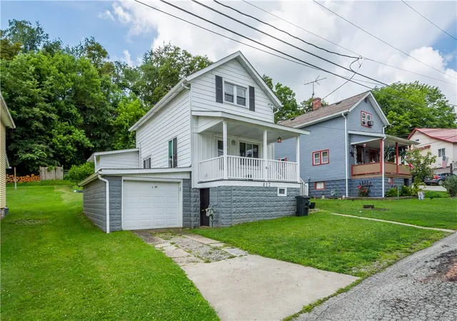 Photo 2 of Single family home for sale at 412 Grant St, Centerville, PA 15358 | MLS# 1763076 | Listing updated on 2026-09-12