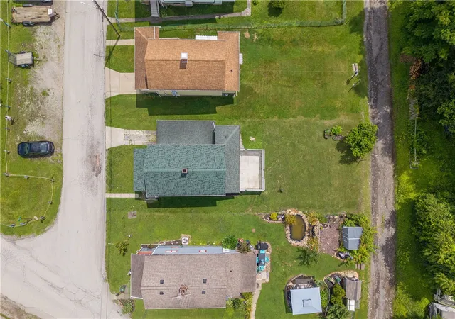 Photo 4 of Single family home for sale at 412 Grant St, Centerville, PA 15358 | MLS# 1763076 | Listing updated on 2026-09-12