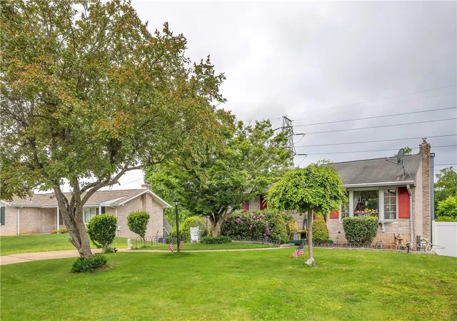 Photo 3 of Single family home for sale at 1998 Bernice Dr, Irwin, PA 15642 | MLS# 1763119 | Listing updated on 2026-09-12