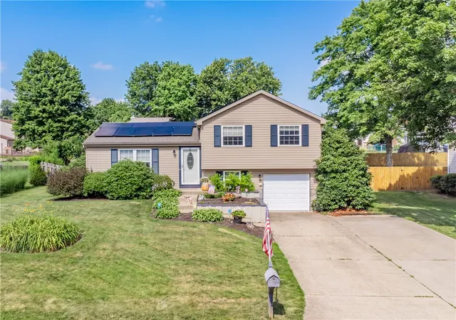 Photo 1 of Single family home for sale at 404 Anna Marie Dr, Cranberry Twp, PA 16066 | MLS# 1763169 | Listing updated on 2026-09-15