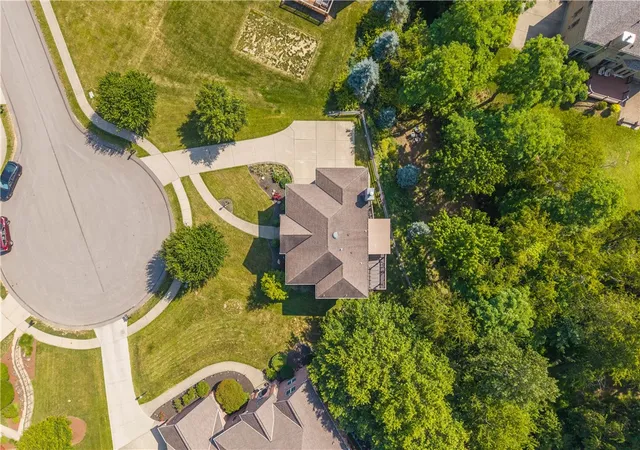 Photo 3 of Single family home for sale at 8002 Pressley Ct, Mc Candless, PA 15237 | MLS# 1763080 | Listing updated on 2026-10-03