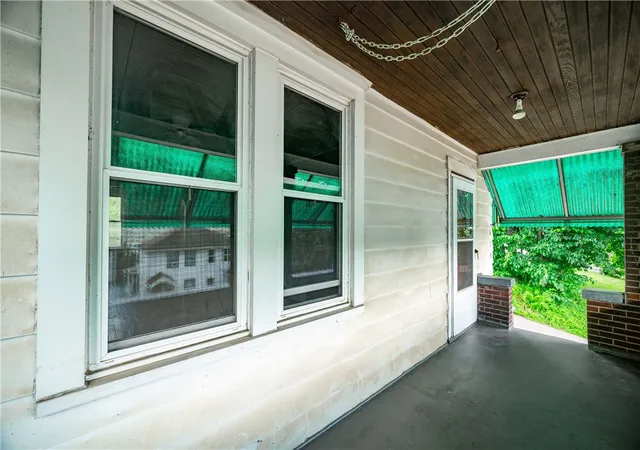 Photo 4 of Single family home for sale at 401 Penn Ave, Lyndora, PA 16045 | MLS# 1762853 | Listing updated on 2026-09-03