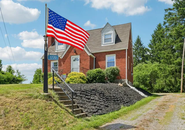 Photo 2 of Single family home for sale at 1770 Locust Rd, Franklin Park, PA 15143 | MLS# 1763210 | Listing updated on 2026-09-06