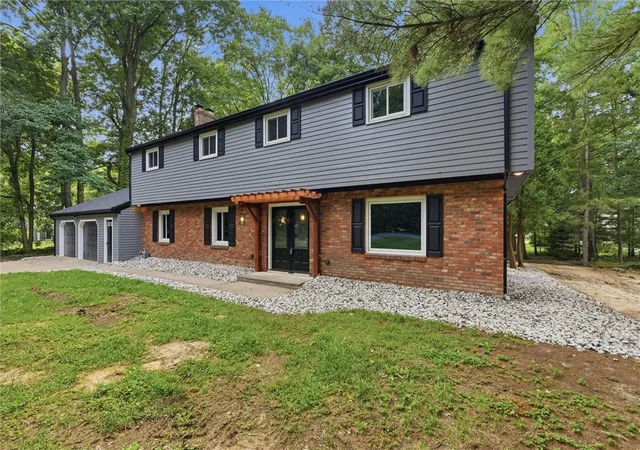 Photo 2 of Single family home for sale at 208 Lynwood Dr, Greenville, PA 16125 | MLS# 1763225 | Listing updated on 2026-09-26