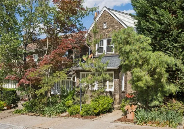 Photo 3 of Townhouse for sale at 1247 Murdoch Rd, Pittsburgh, PA 15217 | MLS# 1763282 | Listing updated on 2026-08-30